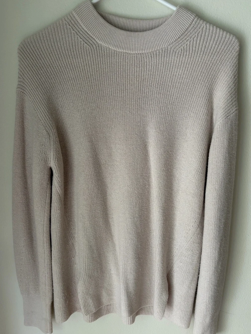 41. Size Medium LULULEMON Bone Ribbed Sweater